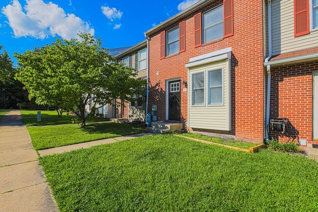 Photo - 17 Pocasset Ct