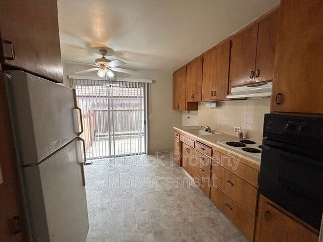 Photo - 343 W 21st St