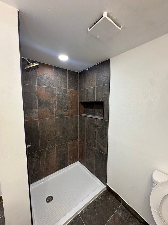 Photo - 839 S Jackson St Unidad 3