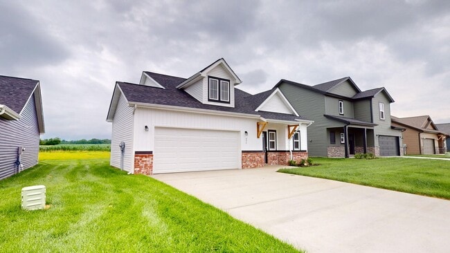 Building Photo - Contemporary Ranch Home with Open-Concept Design, Large Eat-In Kitchen and Covered Patio