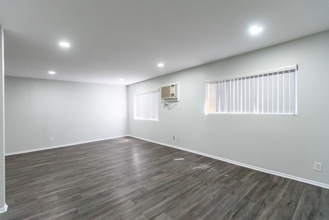 Photo - 2039 North Las Palmas Ave