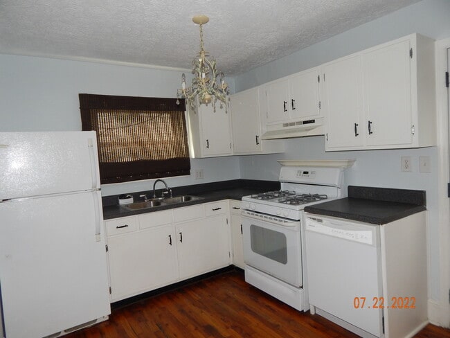 Photo - 1449 Mimosa Cir SE