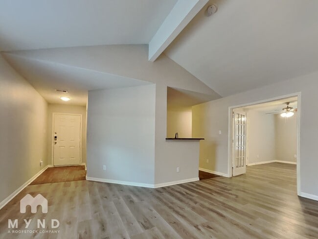 Photo - 15911 Newport Pl