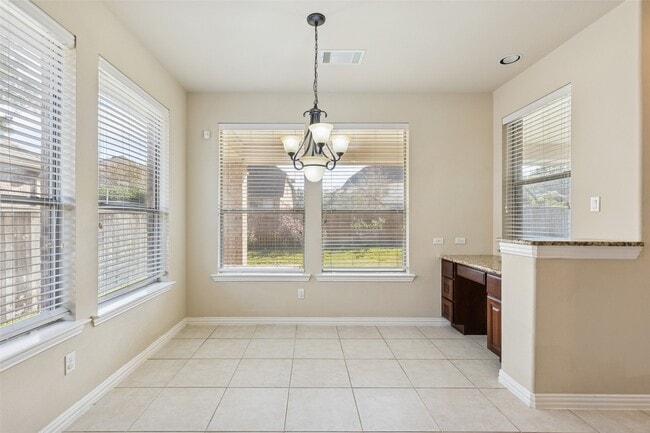 Building Photo - 11 Vershire Cir