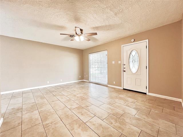 Photo - 2620 Denison St