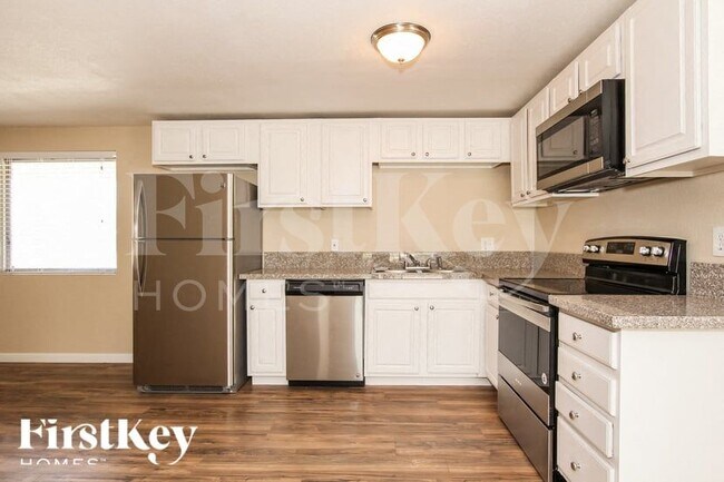 3826 W Griswold Rd