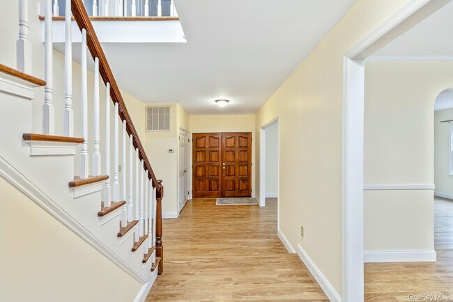 Photo - 451 River Rd