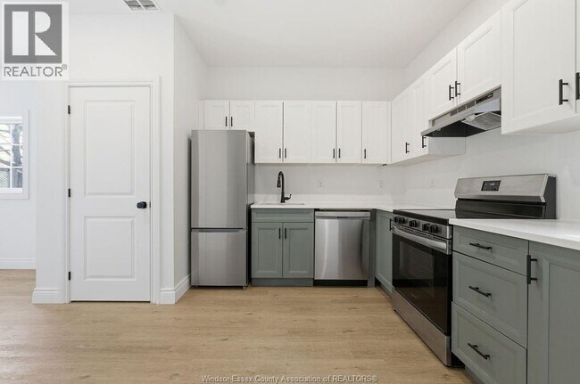 Photo - 1329 St Anne St