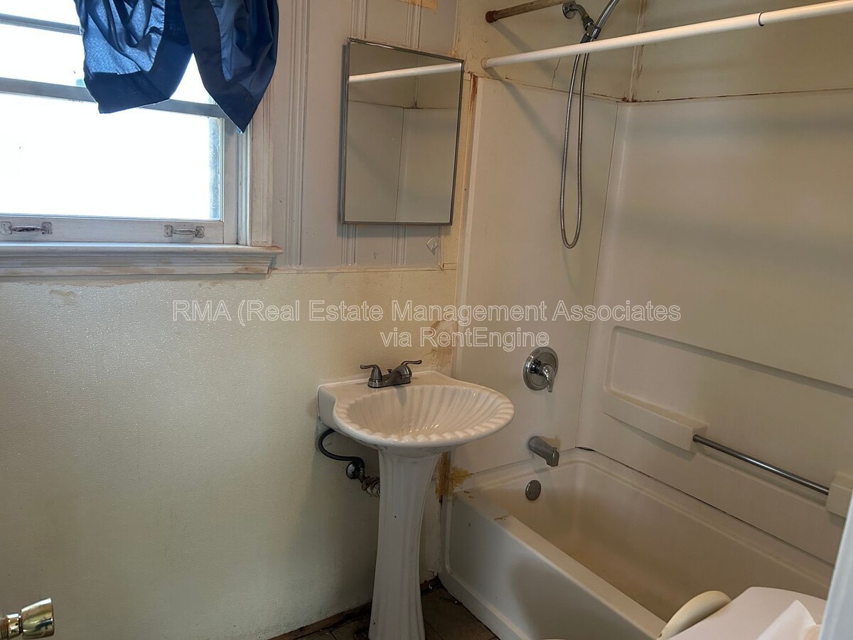 Photo - 125 E Chappell St