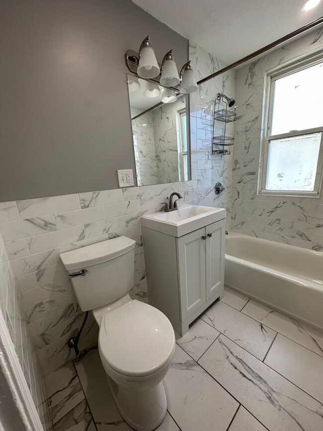 56 Everton St Unit 3