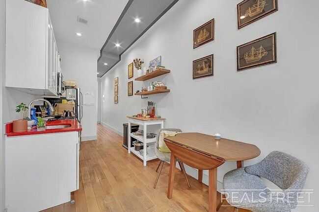 Photo - Beautiful 3 bed / 1 bath apartment in Bushwick, prime location! Unit 2L