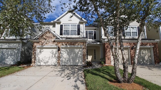 Photo - 11073 Castlemain Cir E