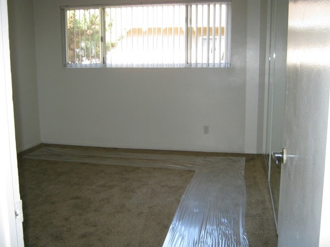 Knott Victoria Apartments, L.L.C.
