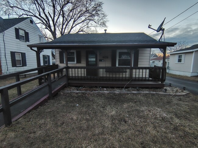 Photo - 242 S Adams St