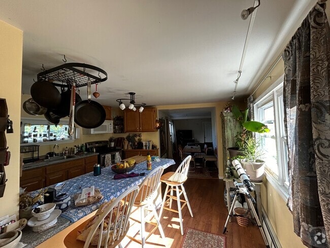 Building Photo - 59 Center St Unit 201 Rental