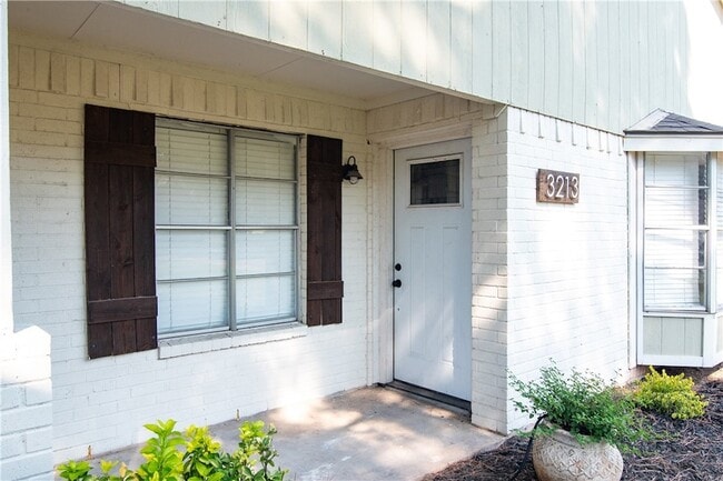 Photo - 3213 Heatherwood Dr