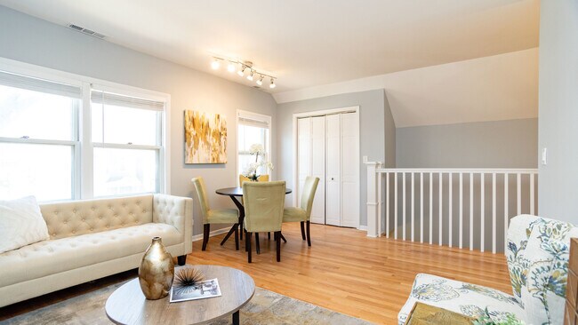 Photo - 3729 N Clifton Ave Unit 3