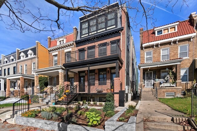 Photo - 423 Quincy St NW