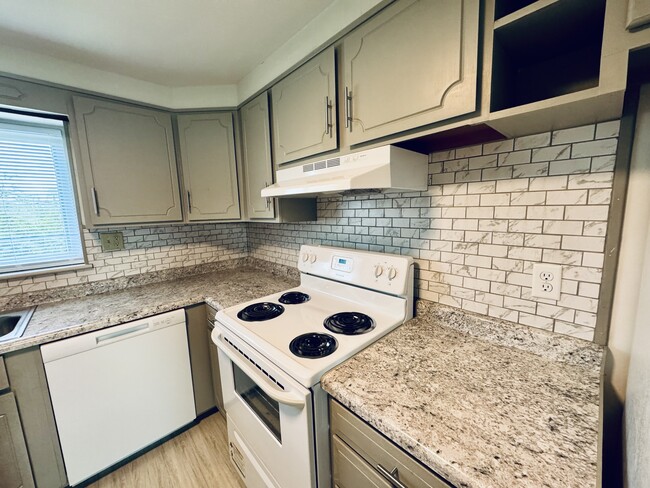 Photo - 1393 Saratoga Ave