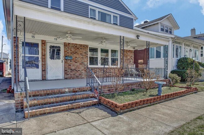 Photo - 15 N Victoria Ave Townhome