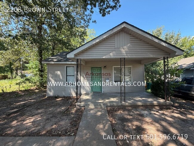 Building Photo - 2208 Brown St