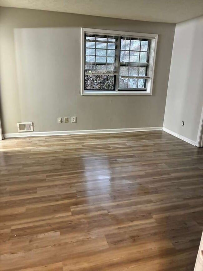 Building Photo - 1150 Rankin St Unit L3