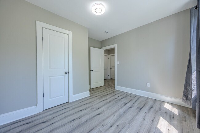 3707 37th Pl Unit Room C