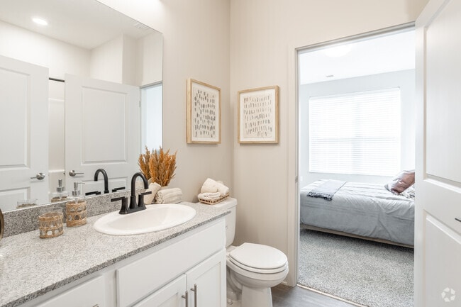 2BR, 2BA - 1055SF
