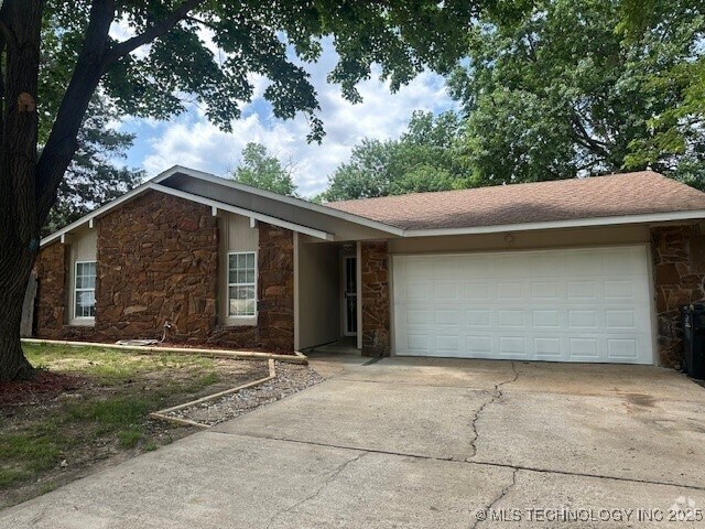 Building Photo - 1100 S Lions Ct Rental