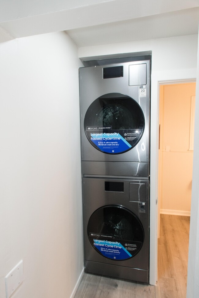 Photo - 2129 Province Ln