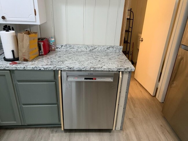Bosch Dishwasher - 81 Highland Ave