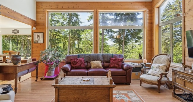 Photo - Welcome to Your Dream Home- Peaceful, Secluded... A MUST TOUR