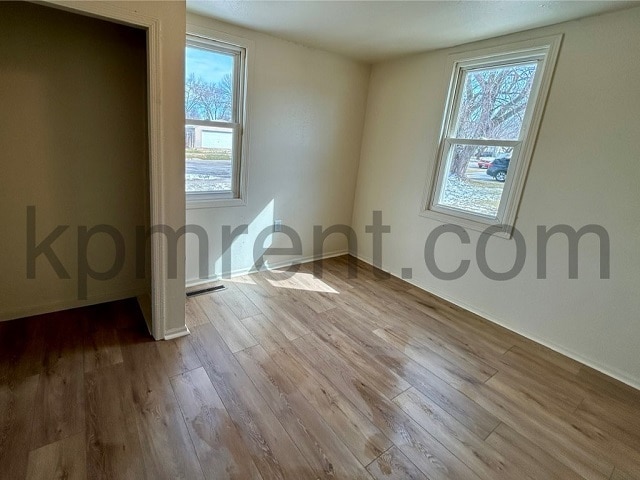 Photo - 302 19th St NE