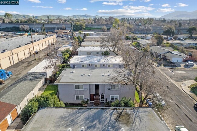 Photo - 2756 Argyll Ave