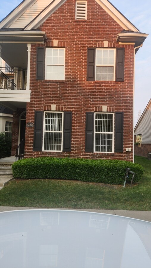 Photo - 42682 Park Cresent Dr Unit Stratford Village Regents