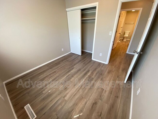 Photo - 984 W 2000 N St