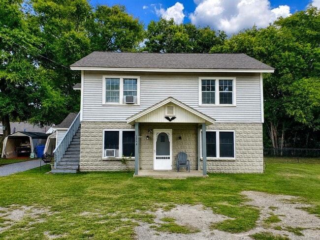 Building Photo - 227B Doster St