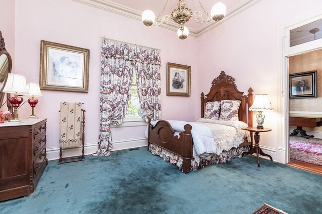 Photo - RESIDENTIAL/COMMERCIAL RENTAL - Charming h...