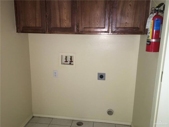 Photo - 2002 Angus St Unit B