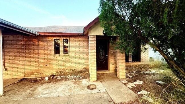 Photo - 1001 N Lost Creek Loop