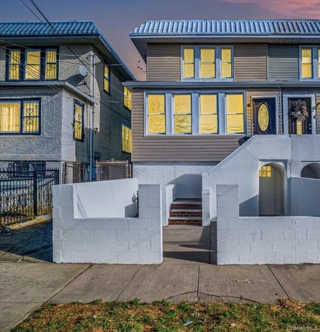 Building Photo - 6-18 Beach 67th St Unit #1