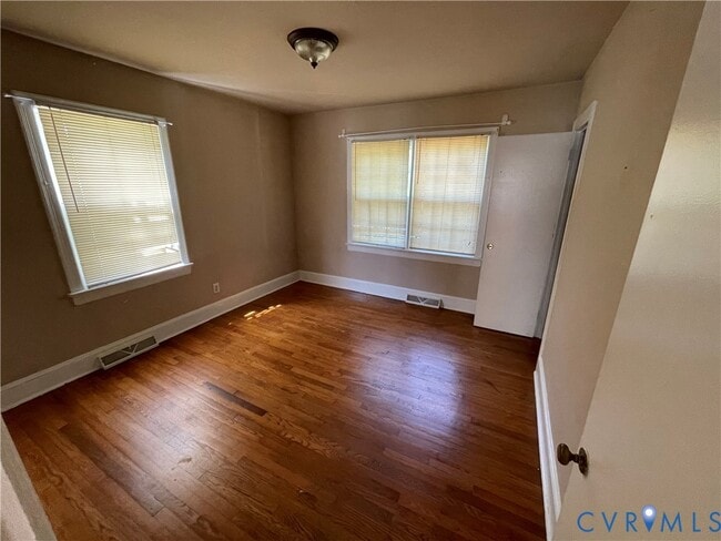 Photo - 3819 Old Buckingham Rd