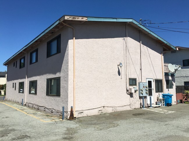 Photo - 1040 Clyde Ave