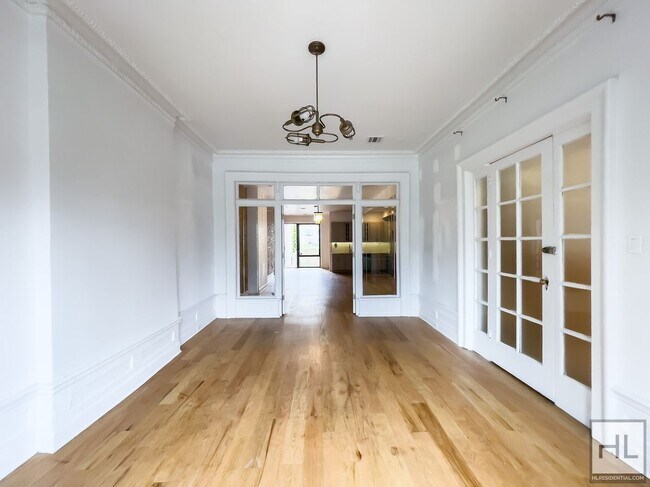 Photo - EASTERN PARKWAY / Spacious 4-Bed, 3-Bath D... Apartment Unit 1A