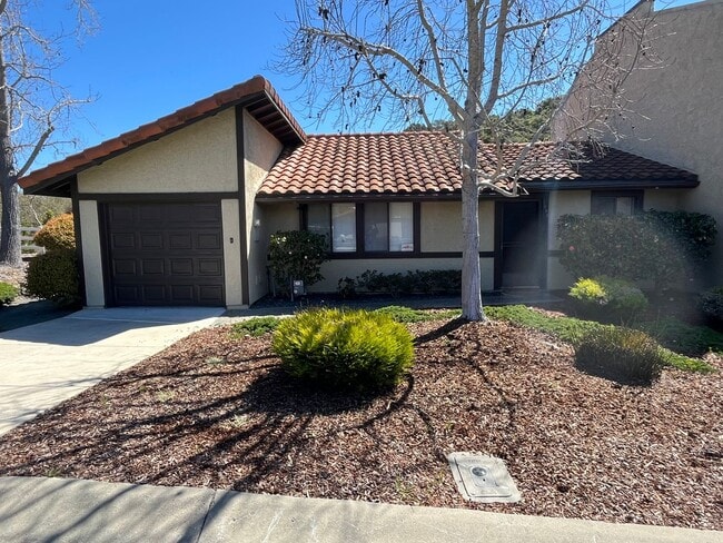 Photo - 1003 Meadow Way