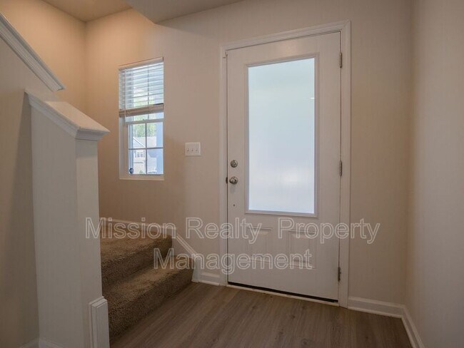 Photo - 2827 Meadowview Blvd