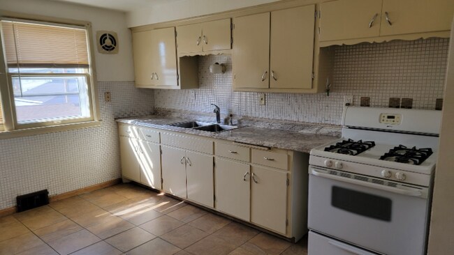 Photo - 10167 W Cleveland Ave Unit upper