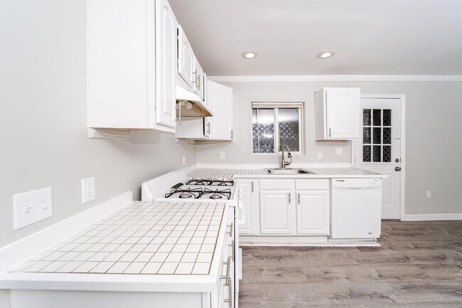 Photo - 20 Vandenburgh Ave