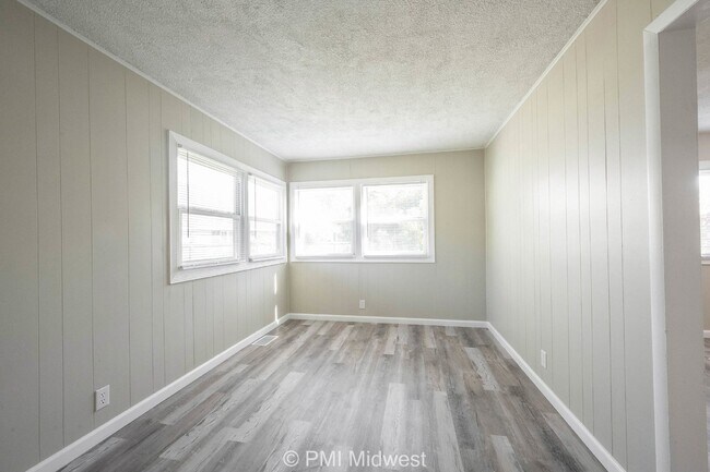 Photo - 6276 Eastgate Ave