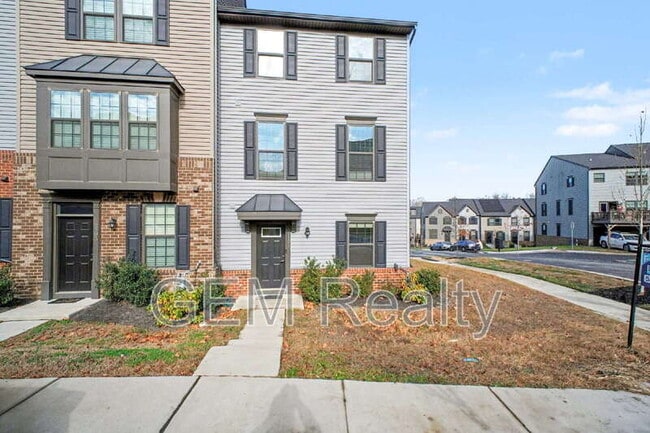 Photo - 1101 Rampart Dr